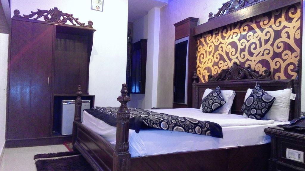 Hotel Shiva Intercontinental New Delhi Room photo
