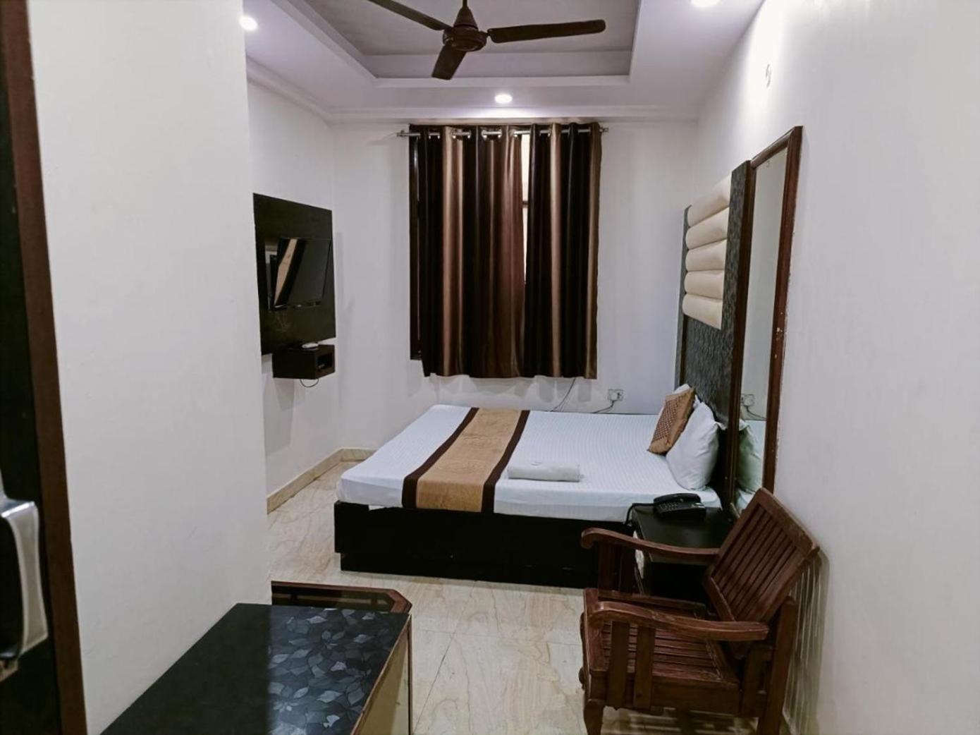 Hotel Shiva Intercontinental New Delhi Exterior photo