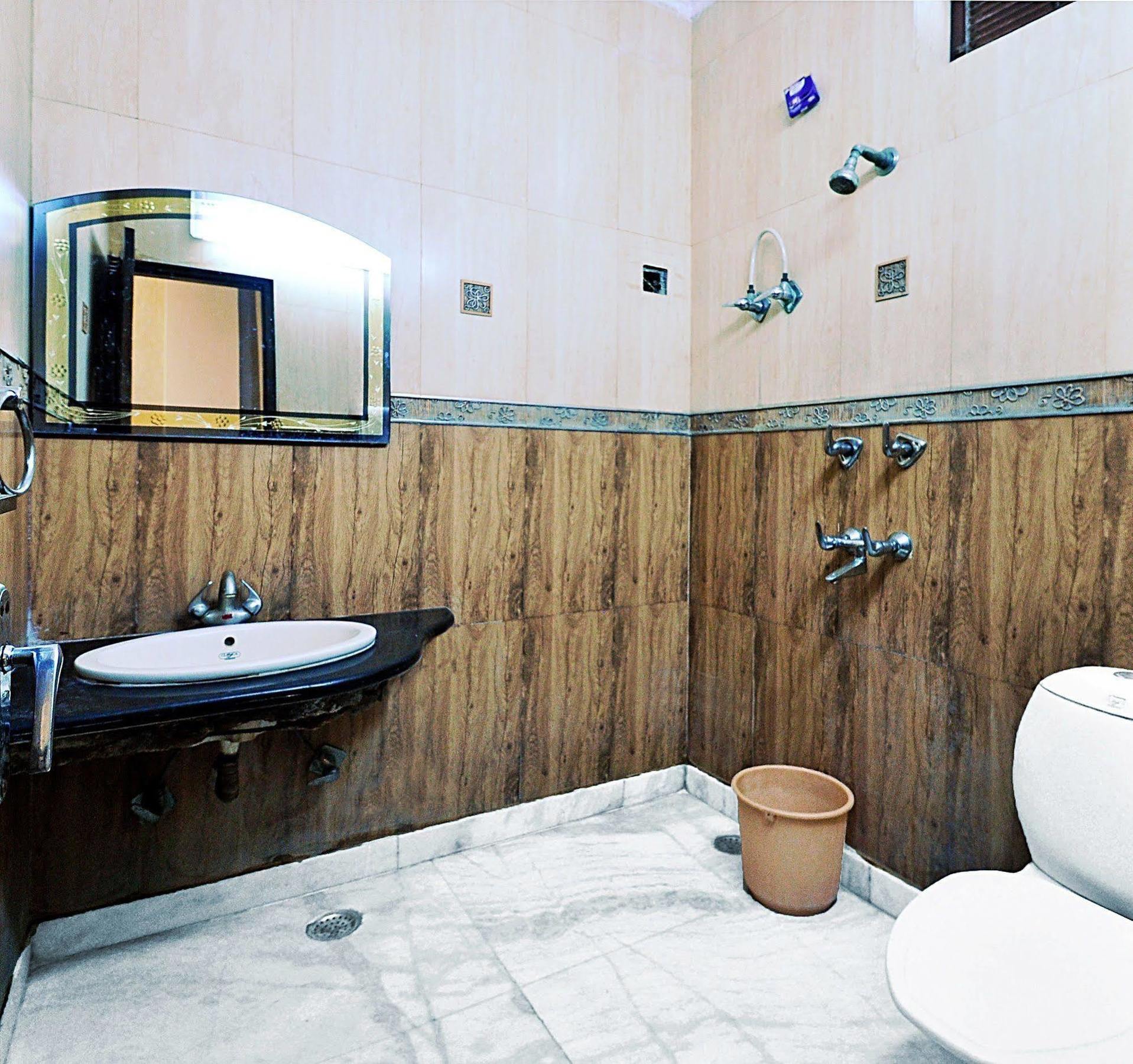 Hotel Shiva Intercontinental New Delhi Exterior photo