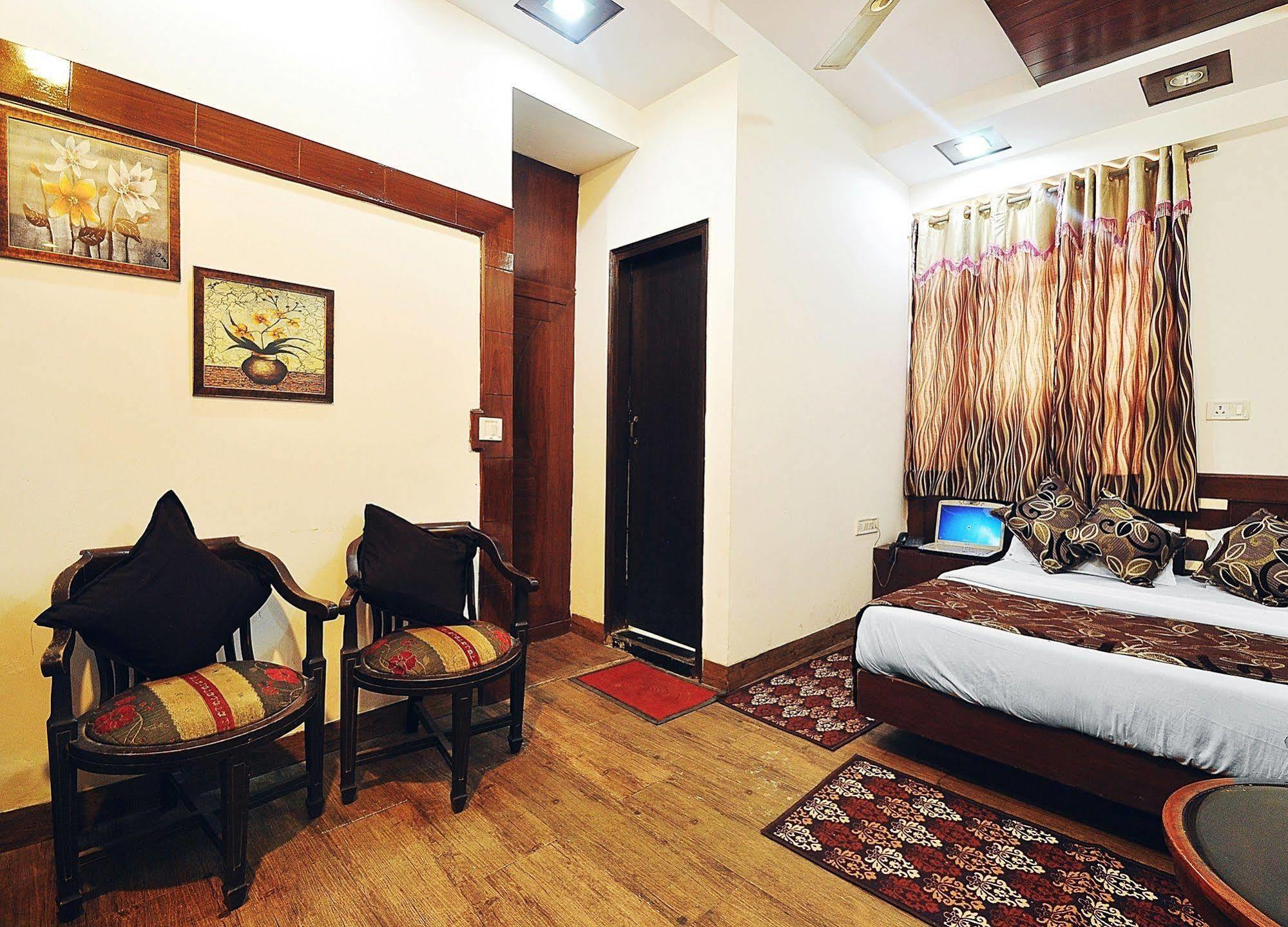 Hotel Shiva Intercontinental New Delhi Exterior photo