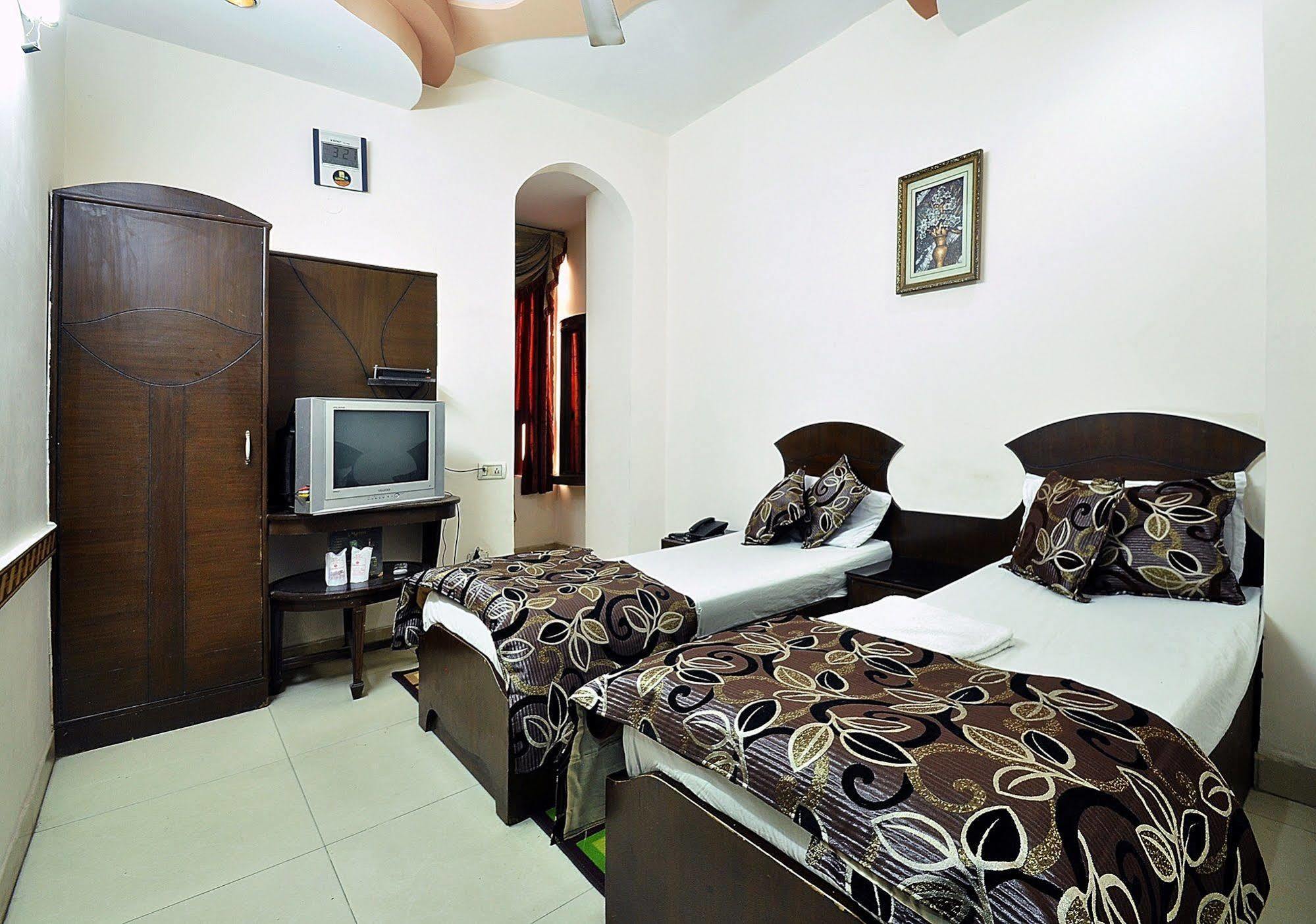 Hotel Shiva Intercontinental New Delhi Exterior photo