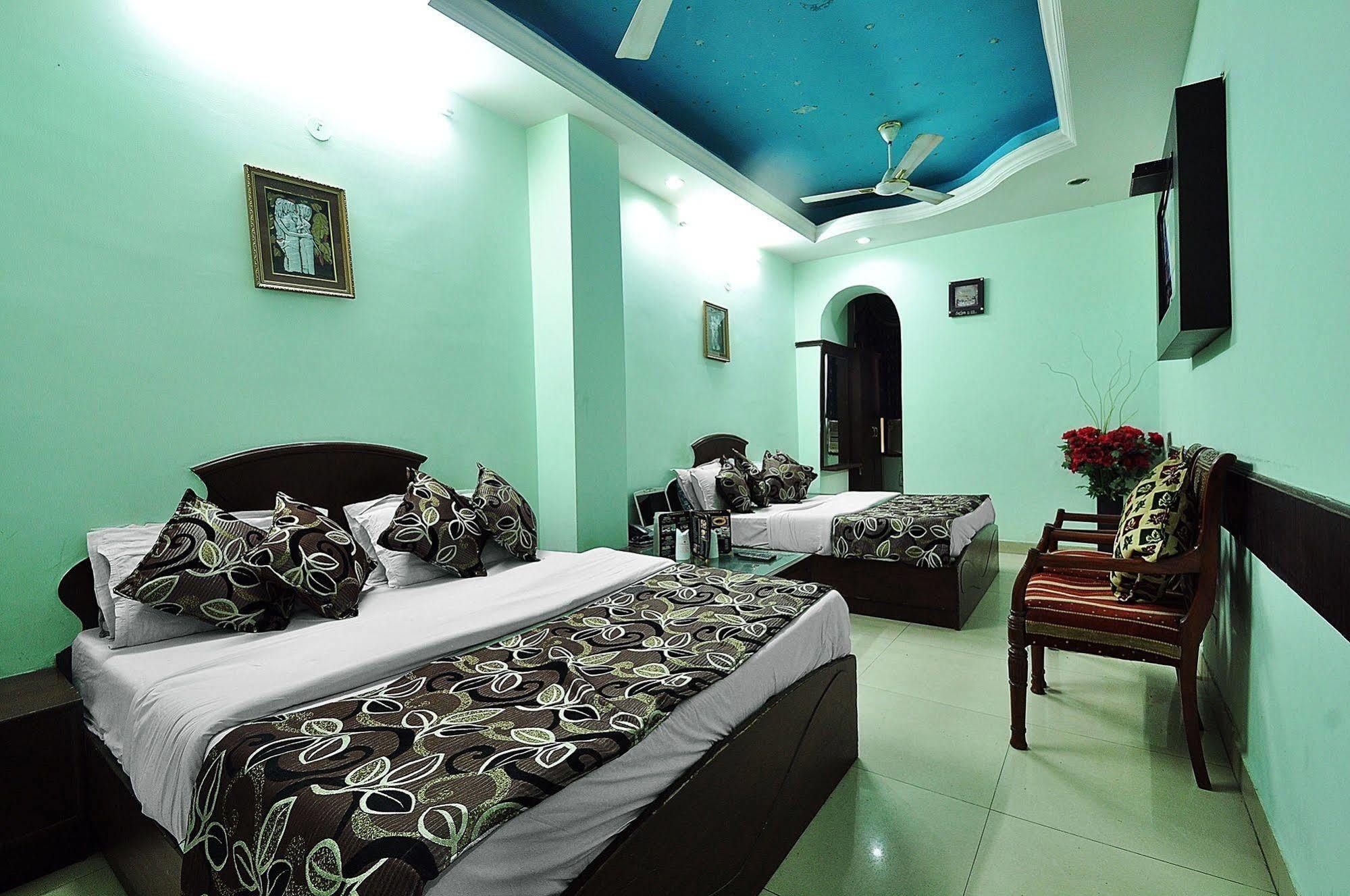 Hotel Shiva Intercontinental New Delhi Exterior photo