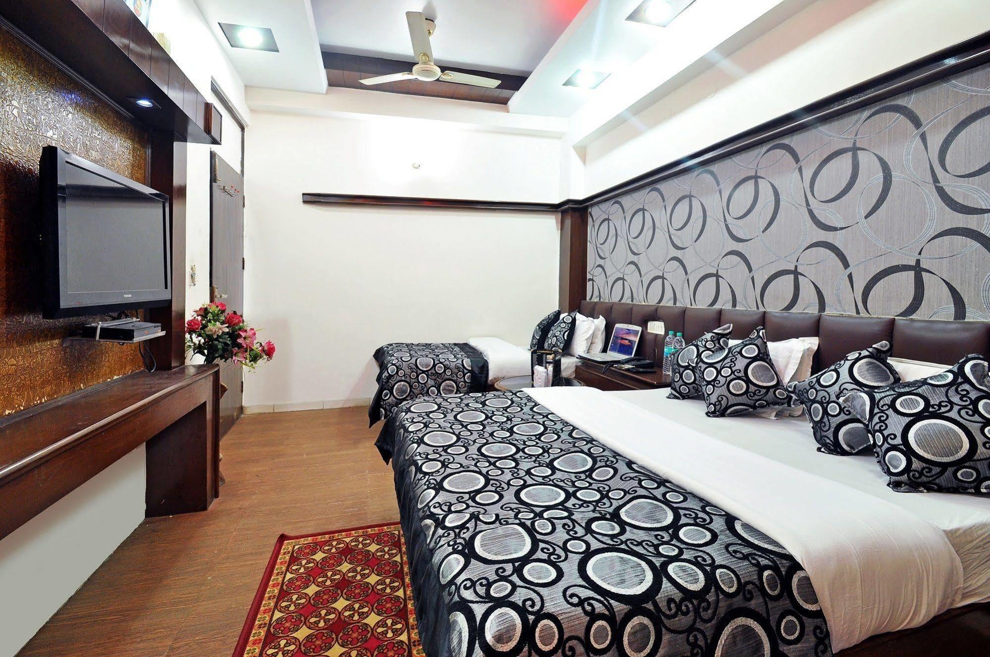 Hotel Shiva Intercontinental New Delhi Exterior photo
